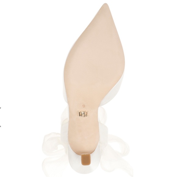 BADGLEY MISCHKA COLLECTION Blaze Pump 3” white heels - Picture 3 of 11